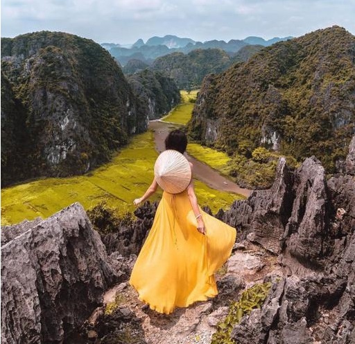 Hoa lu - Trang an - Mua cave 1 Day By Limousine